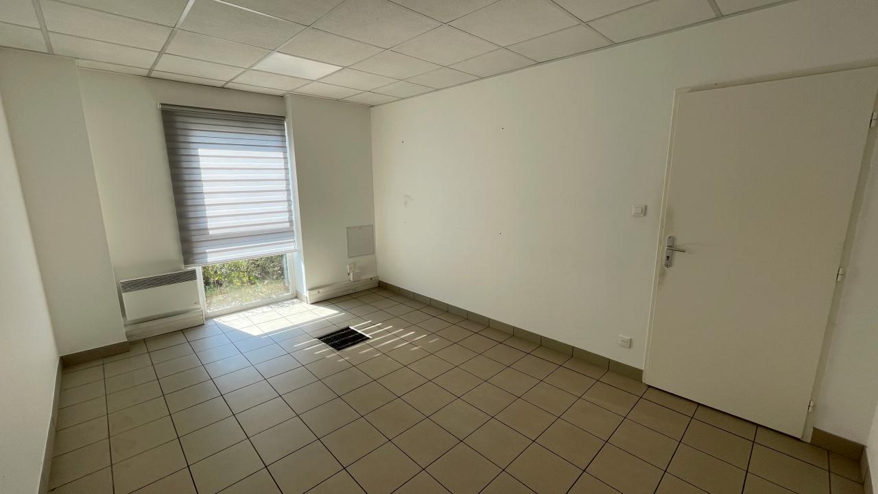 Local d'activité Fléville-devant-Nancy 350m² Location local d'activité Fléville-devant-Nancy Meurthe-et-Moselle OLACT2529889 2